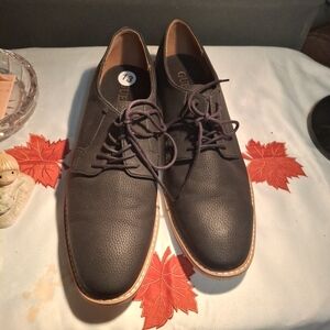 Guess Black and Tan Men's Oxfords